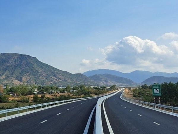 Bổ sung tuyến cao tốc Quảng Ngãi - Kon Tum vào quy hoạch mạng lưới đường bộ