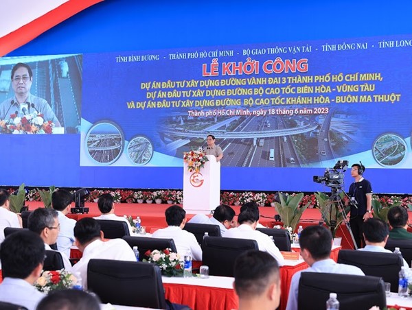 Thủ tướng Phạm Minh Chính: Cả nước đang thi công 1.756 km cao tốc