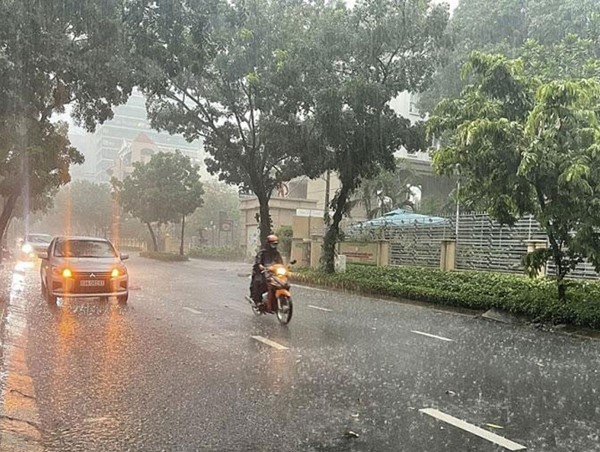 Thời tiết ngày 26/6: Mưa dông trên cả nước, đề phòng xảy ra lốc, sét