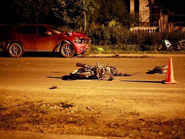 Tai nạn giao thông mới nhất hôm nay (28/6/2023): Xe máy tông trực diện ô tô, nam thanh niên tử vong