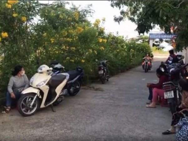 Cảnh sát giao thông kịp thời đưa nữ sinh về nhà lấy giấy tờ dự thi