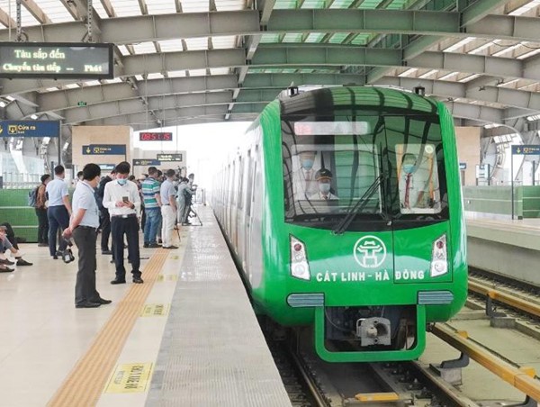 Ban hành Điều lệ tổ chức và hoạt động của Công ty TNHH một thành viên Đường sắt Hà Nội