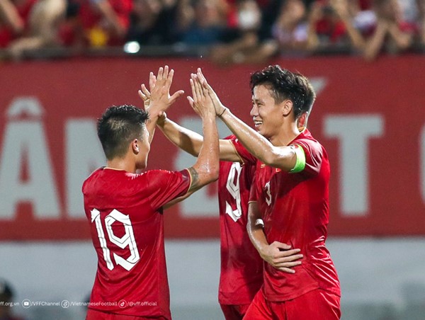 ĐT Việt Nam tiếp tục duy trì vị trí số 1 tại khu vực Đông Nam Á