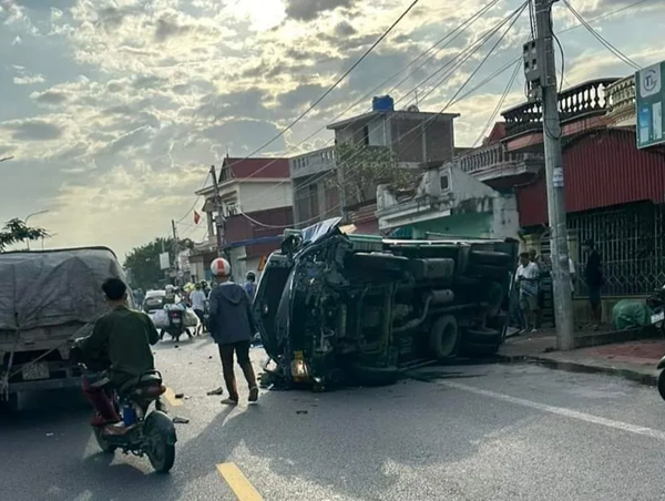 Tai nạn giao thông mới nhất hôm nay (30/6/2023): Va chạm với ô tô đi ngược chiều, 2 người đi xe máy tử vong tại chỗ