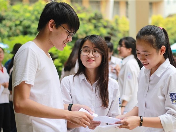 Hà Nội công bố điểm chuẩn vào lớp 10 chuyên năm học 2023-2024