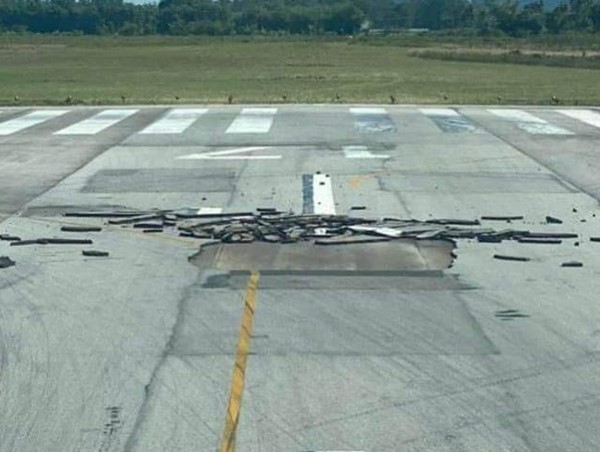 Cục Hàng không lên tiếng về việc đường băng sân bay Vinh bị bong tróc lớp bê tông nhựa bề mặt