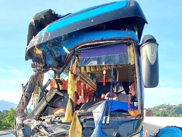 Tai nạn trên cao tốc Nha Trang - Cam Lâm, 8 người thương vong