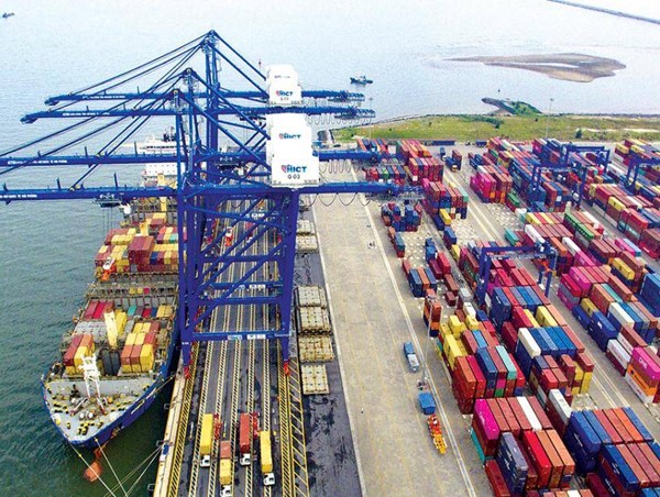 Sớm xây dựng đường phía sau cảng Lạch Huyện