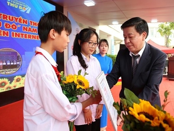 Thành lập Ban Tổ chức Chương trình truyền thông “Vì An toàn giao thông Thủ đô”