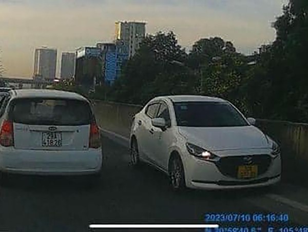 Xử phạt nữ tài xế lái ô tô đi ngược chiều tại Vành đai 3 trên cao