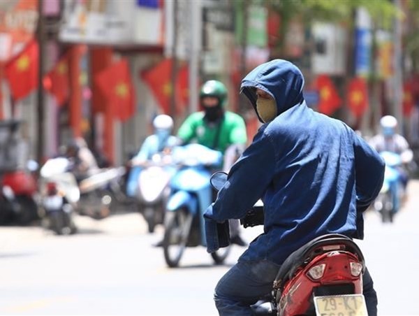 Thời tiết ngày 12/7: Bắc Bộ, Trung Bộ tiếp tục nắng nóng gay gắt