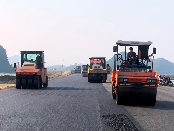 Đẩy nhanh tiến độ thẩm định, phê duyệt dự án đầu tư, giải ngân vốn đầu tư công năm 2023