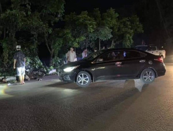 Tai nạn giao thông mới nhất hôm nay (20/7/2023): Đến hỗ trợ bạn gặp tai nạn, nam tài xế bị xe máy tông trọng thương