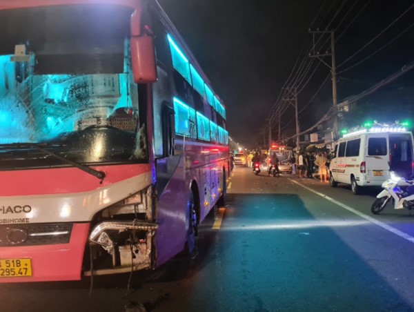 Tài xế xe khách lấn làn, gây tai nạn khiến 2 anh em ruột tử vong