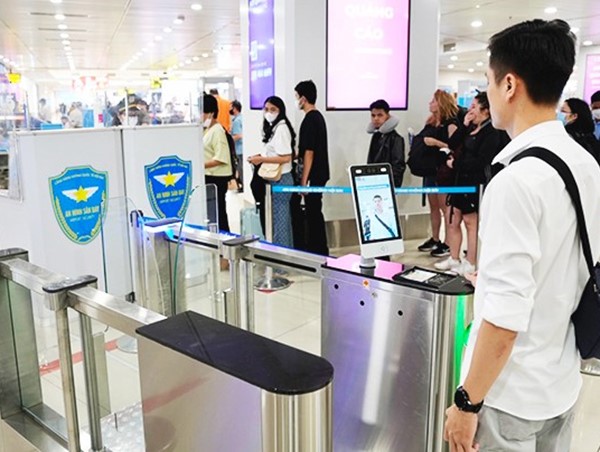 Chính thức sử dụng VNeID đối với hành khách khi làm thủ tục đi tàu bay từ ngày 2/8/2023