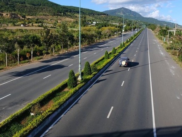 Đẩy nhanh tiến độ dự án đầu tư xây dựng đường cao tốc Dầu Giây - Tân Phú