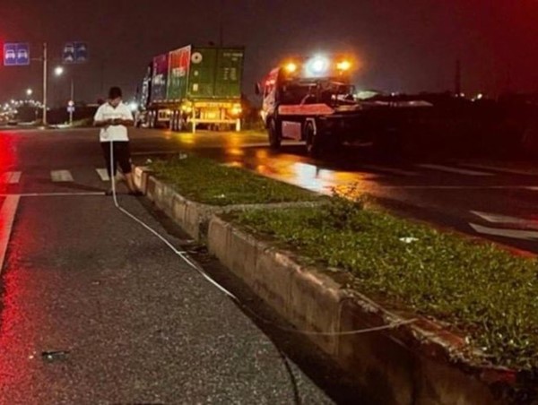 Tai nạn giao thông mới nhất hôm nay (2/8/2023): Lao xe máy vào dải phân cách, 2 phụ nữ thương vong ở Hải Phòng