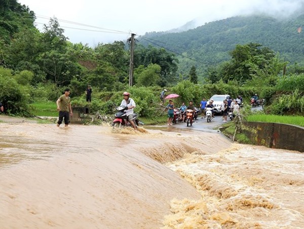 Thủ tướng yêu cầu tập trung phòng, chống, giảm thiệt hại do sạt lở đất, lũ quét