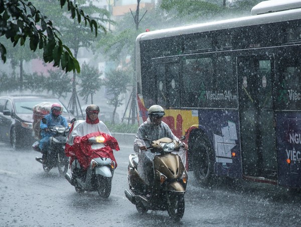 Thời tiết ngày 10/8: Miền Bắc mưa to cục bộ vào chiều tối, ngày xuất hiện nắng nóng