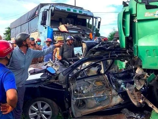 Xác định danh tính 3 thành viên của CLB Hoàng Anh Gia Lai tử vong trong vụ tai nạn liên hoàn 