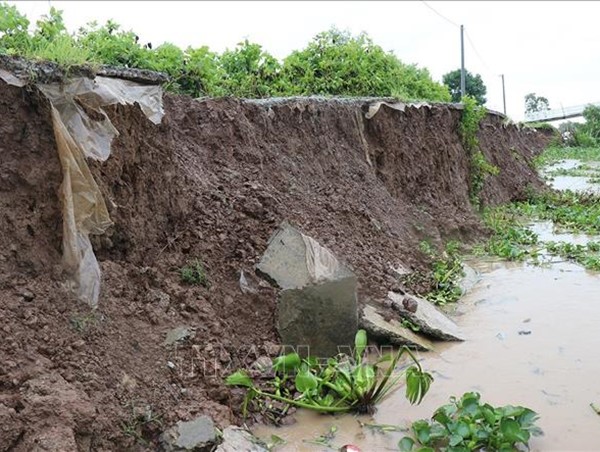 Tập trung phòng chống, giảm thiệt hại do sạt lở đất, bờ sông, bờ biển và lũ quét