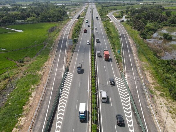 Bộ GTVT phản hồi kiến nghị mở đường gom dân sinh phía Tây đường cao tốc Bắc - Nam qua Quảng Bình