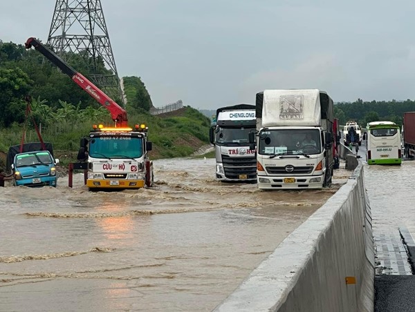 Xử lý triệt để tình trạng ngập tại cao tốc Phan Thiết - Dầu Giây