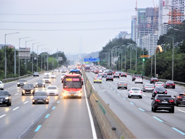 Muốn làm giàu, trước tiên hãy làm đường