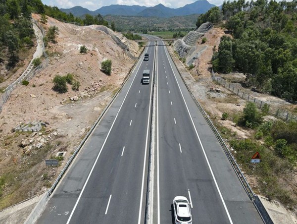 Đề xuất đưa cao tốc Quảng Ngãi - Kon Tum vào quy hoạch đường bộ quốc gia