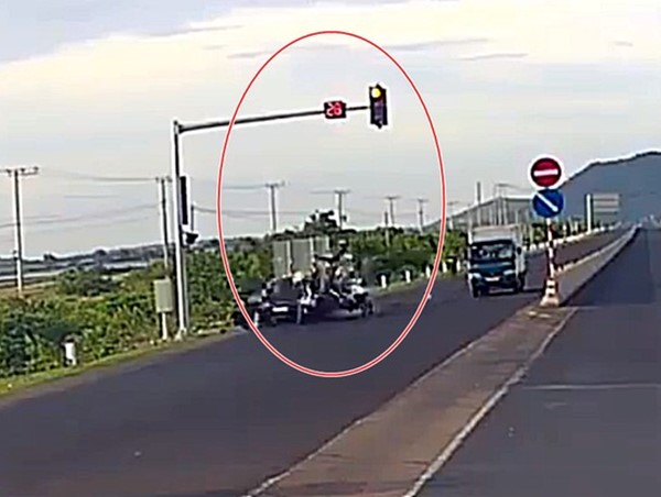 Ô tô đâm hàng loạt xe máy tại nút giao cao tốc Vĩnh Hảo - Phan Thiết: Thông tin bất ngờ về tài xế gây tai nạn