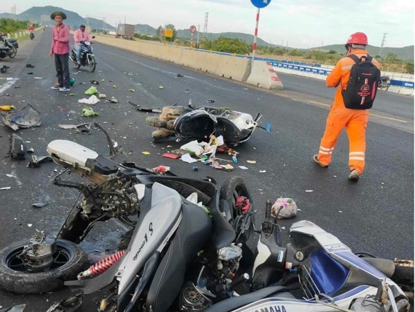 18 người thiệt mạng vì TNGT trong ngày thứ hai của kỳ nghỉ lễ 