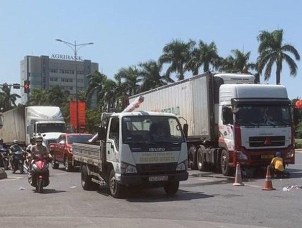 Tai nạn giao thông mới nhất hôm nay (3/9/2023): Hai người tử vong sau cú tông xe máy trực diện