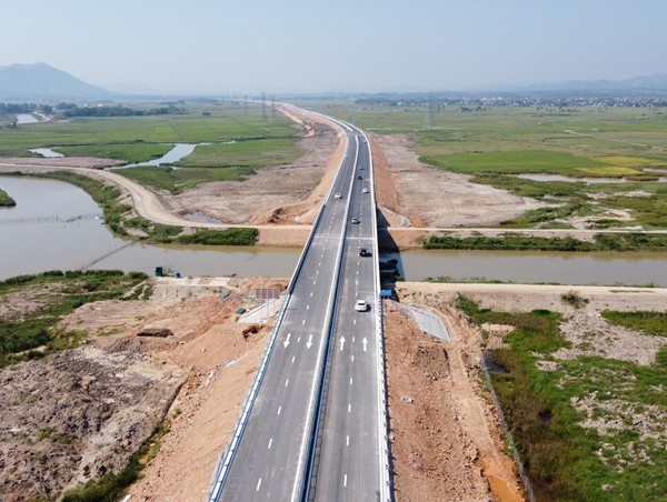 Phối hợp hướng dẫn điều tiết và tổ chức giao thông tuyến cao tốc Quốc lộ 45 - Nghi Sơn, Nghi Sơn - Diễn Châu