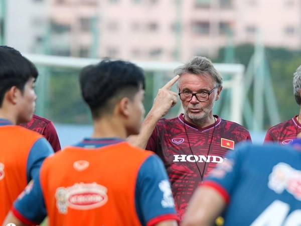 HLV Philippe Troussier chốt danh sách ĐT U23 Việt Nam thi đấu Vòng loại giải U23 châu Á 2024