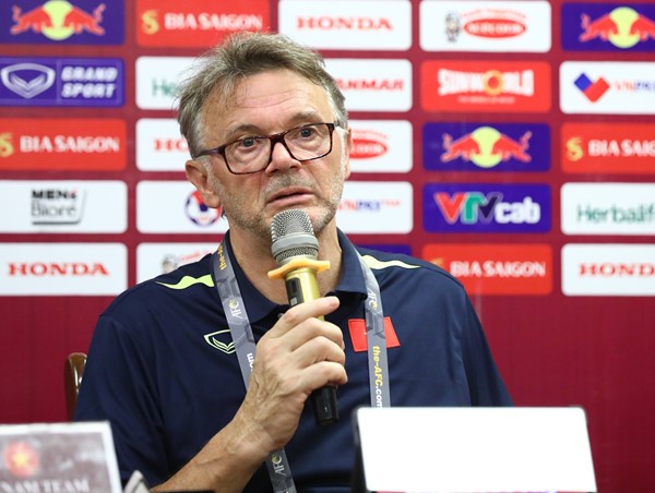 HLV Philippe Troussier nói gì trước trận đấu giữa ĐT Việt Nam và ĐT Palestine?