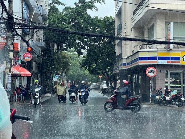 Dự báo thời tiết ngày 16/9: Mưa dông diện rộng và mưa lớn cục bộ nhiều nơi trên khắp cả nước