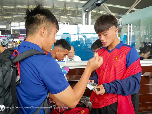Tuyển Olympic Việt Nam lên đường tham dự Asiad 19