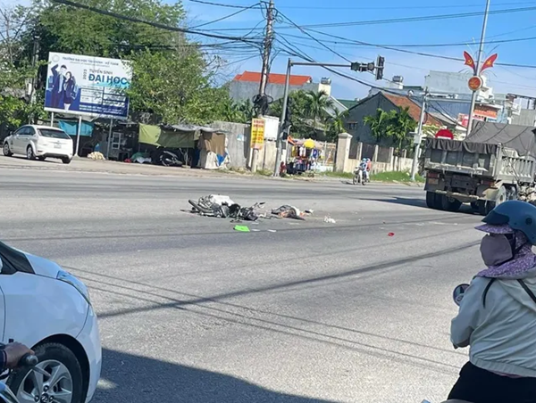 Tai nạn giao thông mới nhất hôm nay (20/9/2023): Xe tải tông trúng xe máy khiến người đàn ông tử vong tại chỗ