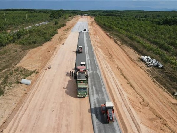 Bộ GTVT thông tin về những vấn đề liên quan đến Dự án đường bộ cao tốc Vạn Ninh - Cam Lộ