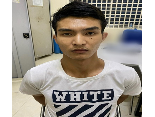 Bắt giữ đối tượng dùng kéo khống chế người phụ nữ để cướp điện thoại 