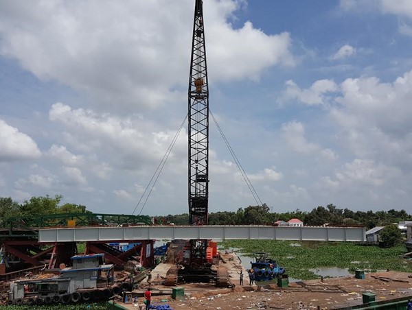 Đẩy nhanh tiến độ giải phóng mặt bằng phục vụ thi công cầu Mộc Hóa