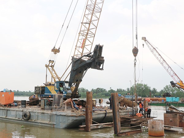 Đẩy nhanh giải phóng mặt bằng dự án nâng cao tĩnh không cầu vượt sông khu vực phía Nam