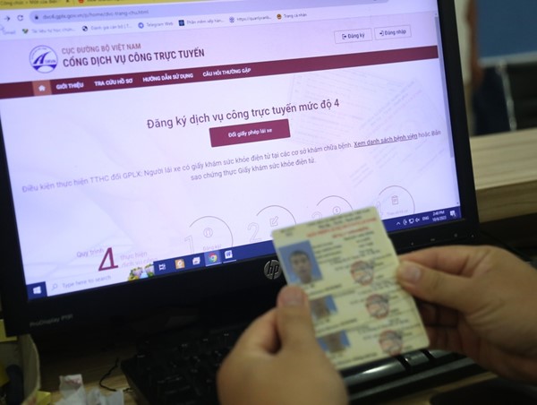 Hà Nội đứng đầu danh sách đổi giấy phép lái xe trực tuyến