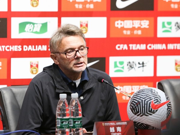 HLV Philippe Troussier hài lòng với màn thể hiện của các học trò