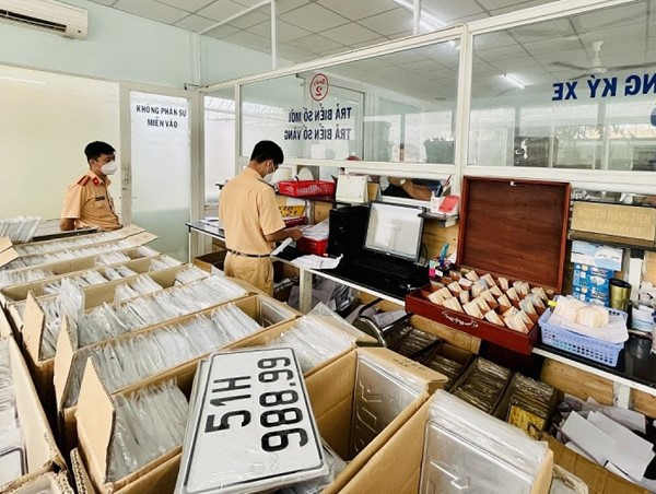 Các trường hợp miễn lệ phí đăng ký, cấp biển phương tiện giao thông cơ giới đường bộ