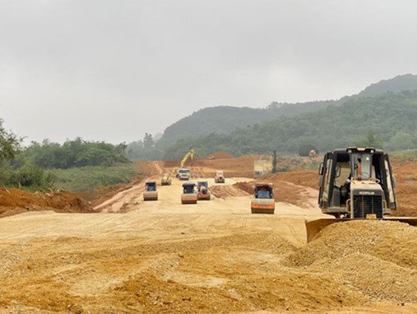 Bổ sung các dự án giao thông đường bộ được áp dụng cơ chế đặc thù về mỏ vật liệu