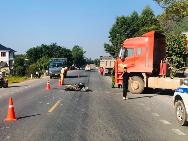 Tai nạn giao thông mới nhất hôm nay (27/10/2023): Tai nạn liên hoàn  trên Quốc lộ 1A, 3 người tử vong