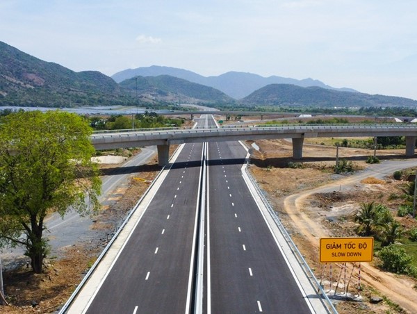 Điều chỉnh kế hoạch lựa chọn nhà thầu một số gói thầu dự án Cao Lãnh - Lộ Tẻ