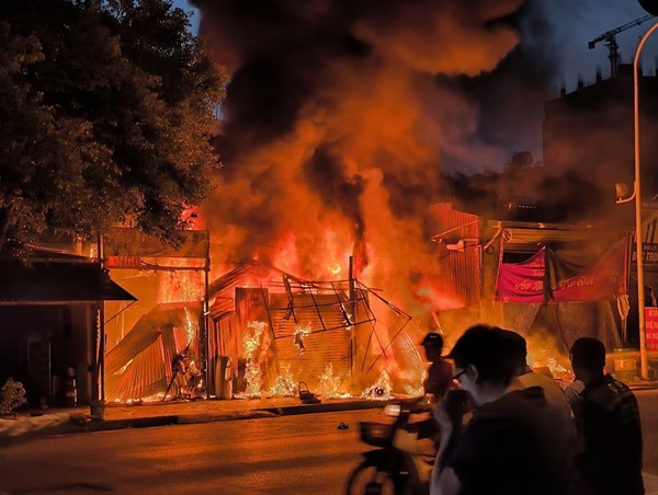 Thủ tướng gửi lời chia buồn sâu sắc tới gia đình người bị nạn trong vụ cháy tại Thanh Trì, Hà Nội