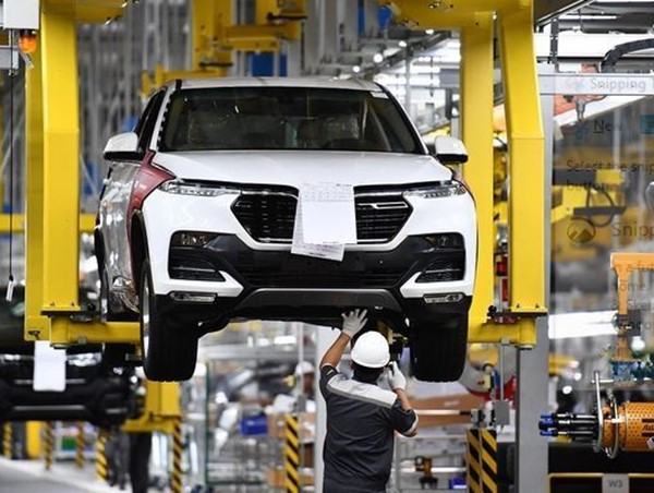 Lượng xe sản xuất mới tăng mạnh trong tháng 10